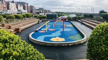 Área de juegos infantiles al aire libre
