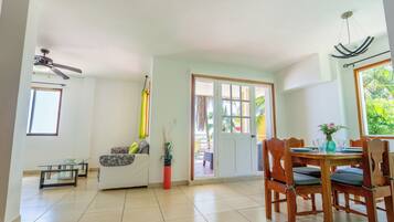 Apartment, 2 Bedrooms, Ocean View | Interior detail