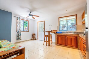 Apartment, 1 Bedroom | Private kitchen - Kevin Condos (Bocas del Toro)