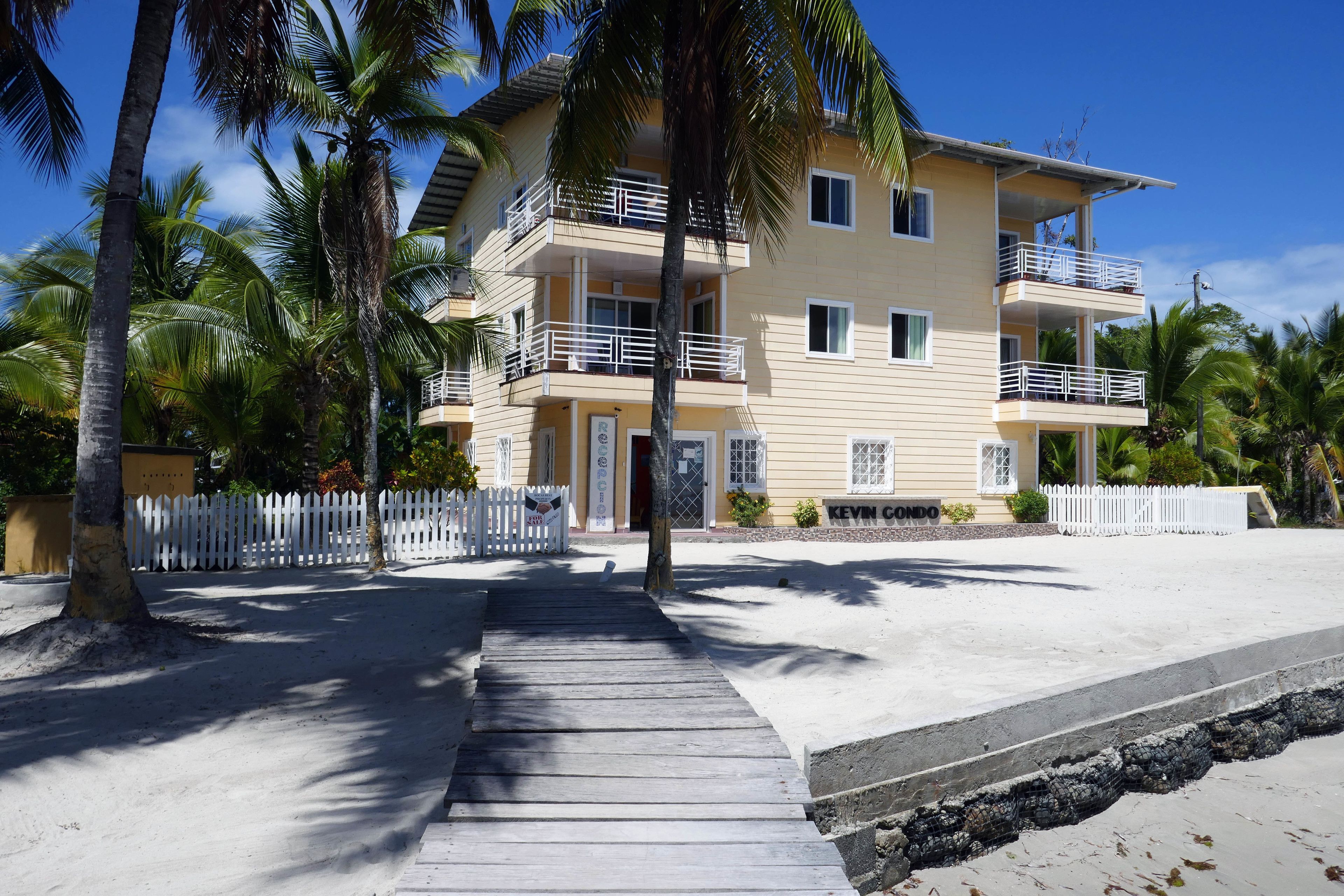 Façana frontal de l'allotjament