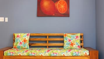 Appartement, 1 slaapkamer | Woonruimte | Een flatscreentelevisie