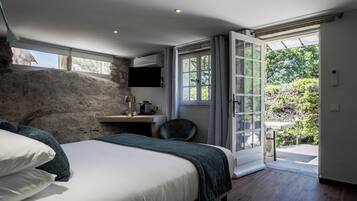 Troglodyte Room, Castle View