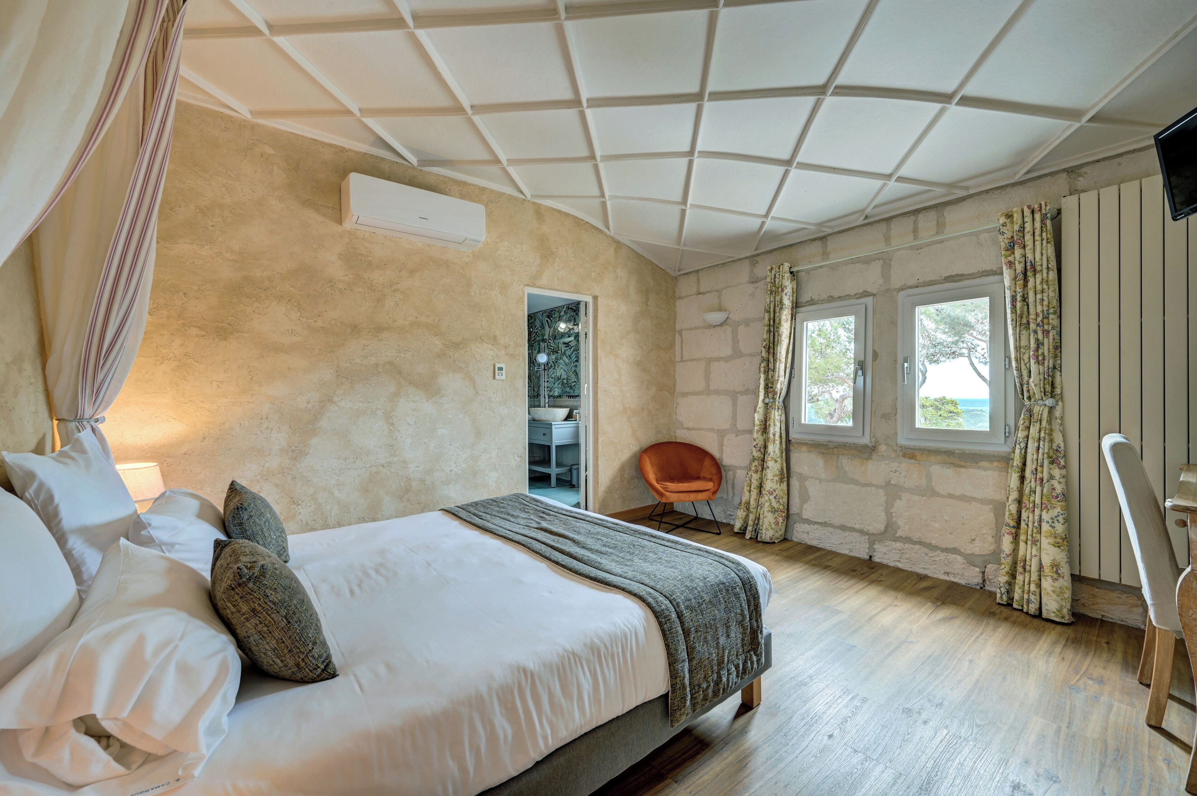 family suite | 1 bedroom, minibar, in-room safe, desk