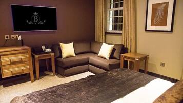 Desk, iron/ironing board, rollaway beds, free WiFi