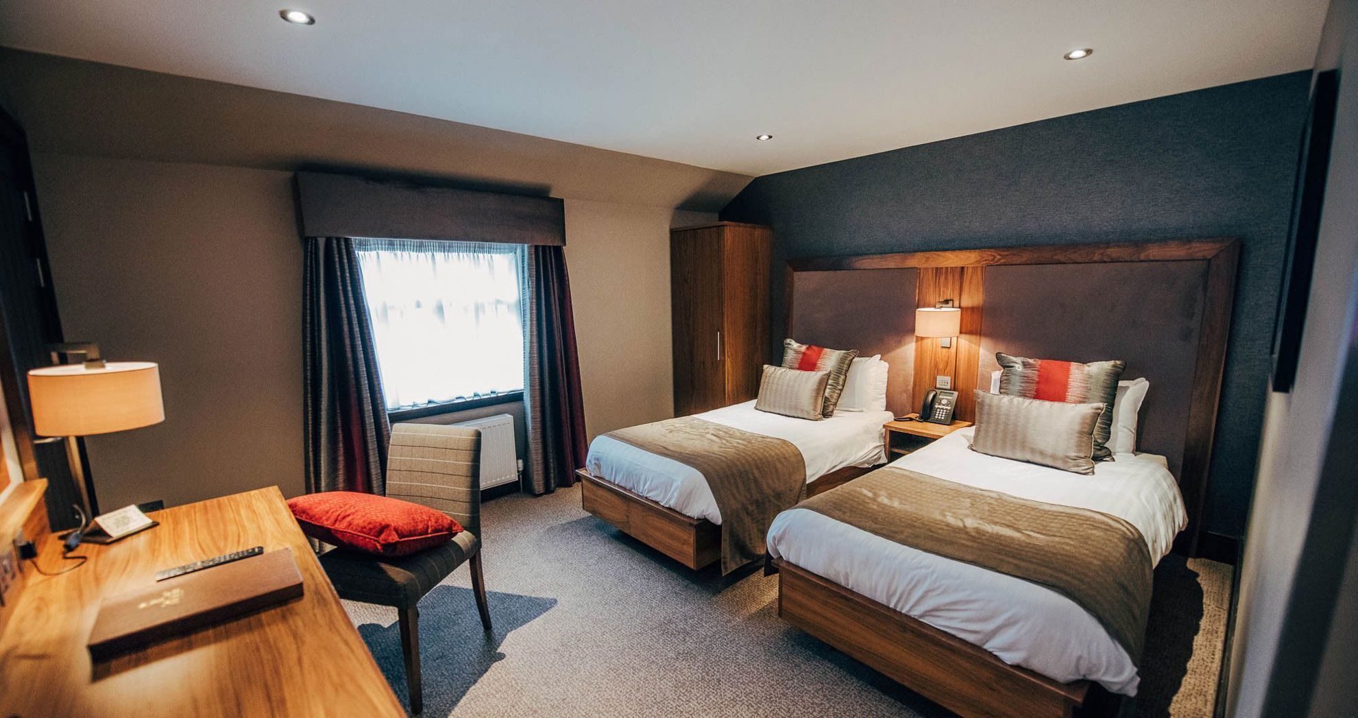 Desk, iron/ironing board, rollaway beds, free WiFi