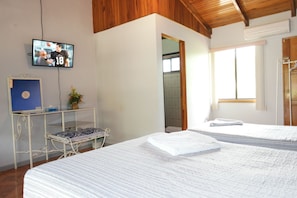 Premium bedding, desk, free WiFi, wheelchair access - Hotel La Arena (Liberia)