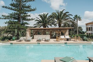 Seasonal outdoor pool, open 8:30 AM to 8:00 PM, sun loungers - Hotel Rural Sant Patrici (Ferreries)