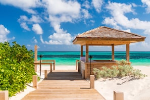 Praia particular, areia branca 