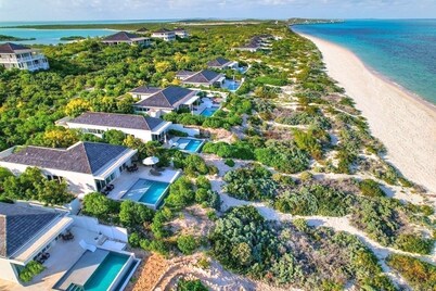 Sailrock South Caicos - Island Hop Flight Included