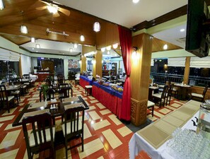 Breakfast, lunch and dinner served - Millennium Hotel (Yangon)