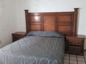 Bungalow, 3 Bedrooms | 3 bedrooms, bed sheets - Condominio Brisasol Manzanillo (Manzanillo)
