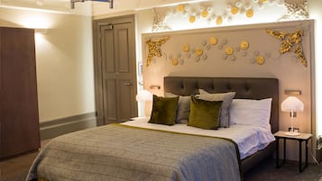 Sengetøy av topp kvalitet, safe på rommet og individuelt dekorert