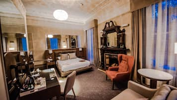 Executive Double Room, 1 King Bed | Premium bedding, in-room safe, individually decorated