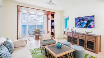 42-英寸LED 电视(配备收费电视频道)、电视、iPod 基座