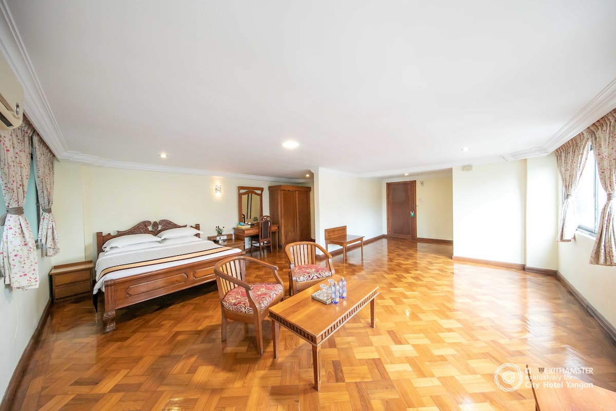Desk, blackout curtains, rollaway beds, free WiFi