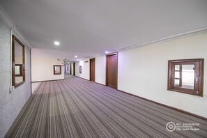 Hallway - City Hotel Yangon (Yangon)