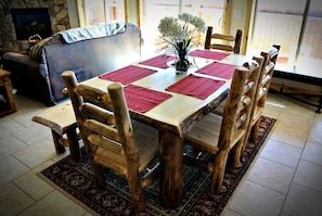 Bear's Den | In-room dining - The Lodge at Duck Creek (Duck Creek Village)