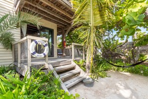 Deluxe Room, 1 King Bed, Sea View, Ground Floor | Premium bedding, down comforters, minibar, in-room safe - Villa Pescadores Tulum (Tulum)