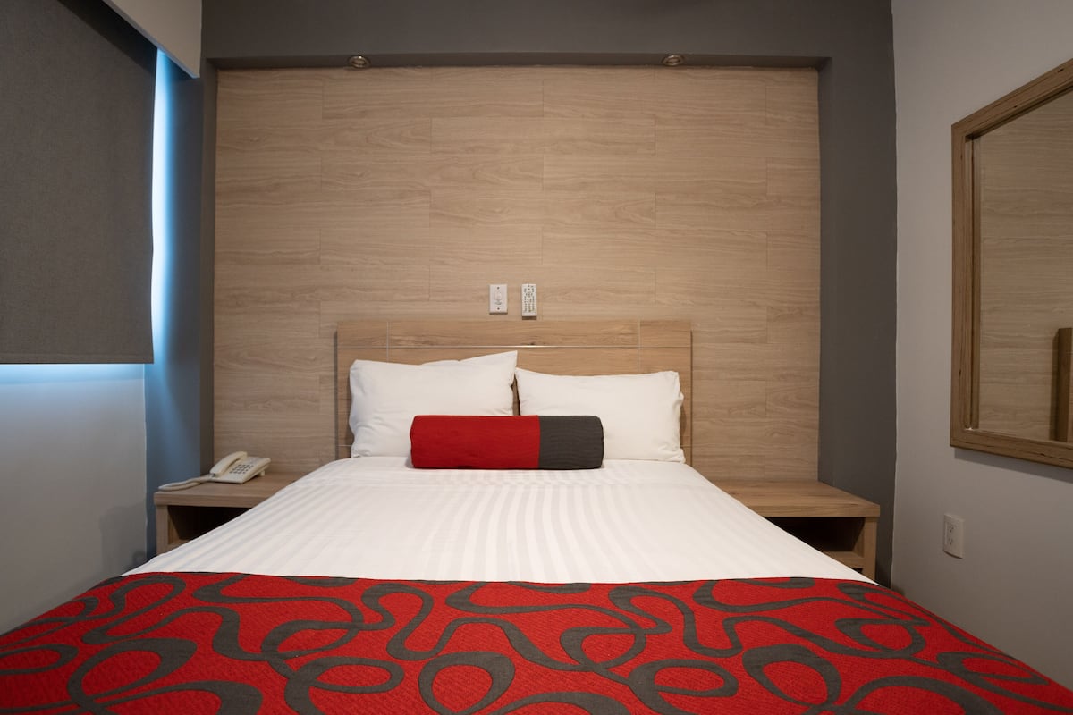 Double Room | Bathroom shower