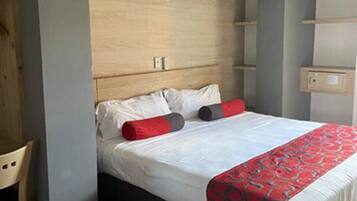 Suite | Caja fuerte, escritorio, espacio para trabajar con un portátil