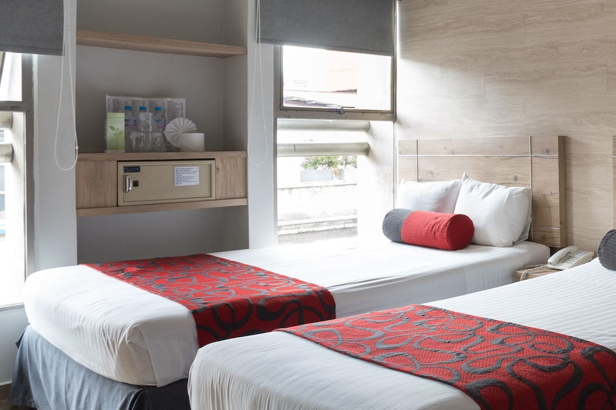 Quadruple Room | In-room safe, desk, laptop workspace, iron/ironing board
