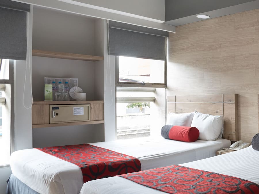 Quadruple Room | In-room safe, desk, laptop workspace, iron/ironing board