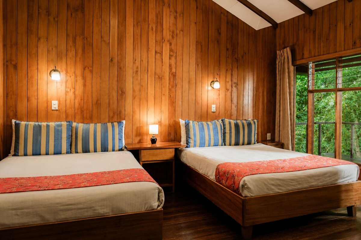 Superior Cabin | Down comforters, bed sheets