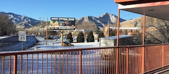 Parkview Inn Motel
