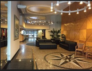 Lobby sitting area - Tower Icaraí Hotel (Niteroi)