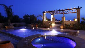 7 outdoor pools, pool umbrellas, pool loungers