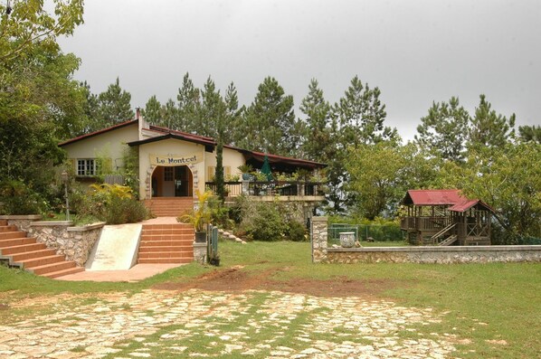 Exterior - Ranch Le Montcel (Carrefour)