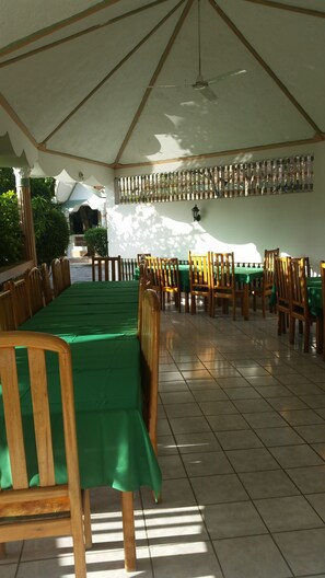 Lobby lounge - Wozo Plaza Hotel (Mirebalais)