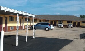 Front of property - Airport Lodge Wichita Kansas (Wichita)