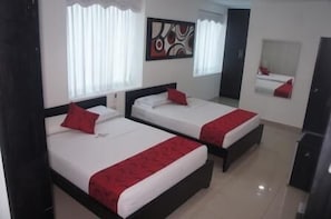 Twin Room | Minibar, blackout drapes, free rollaway beds, free WiFi - Hotel Monaco Real (Barranquilla)