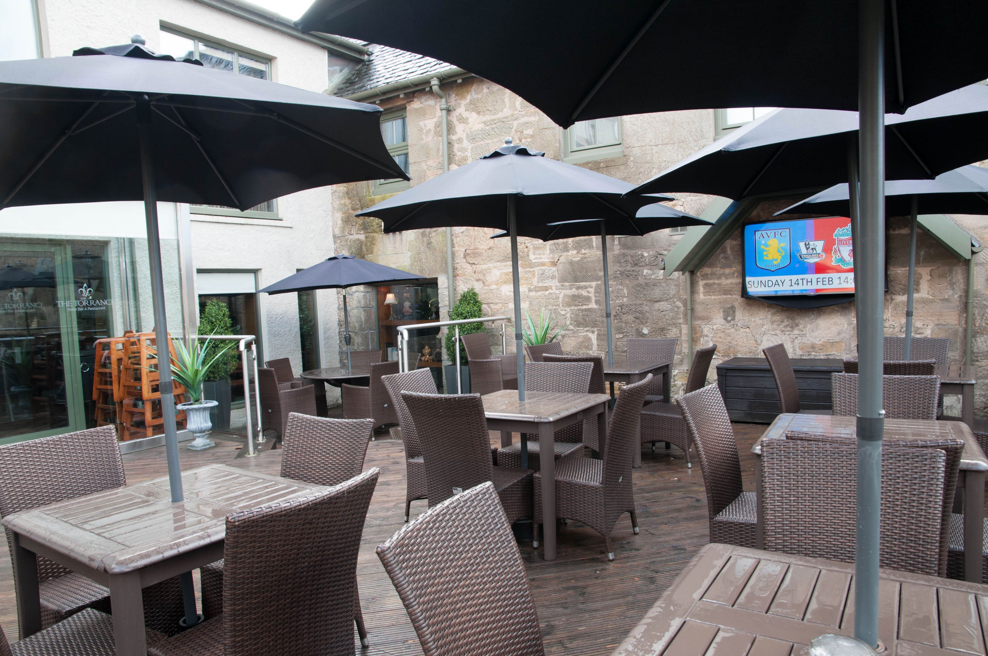 breakfast, lunch and dinner served