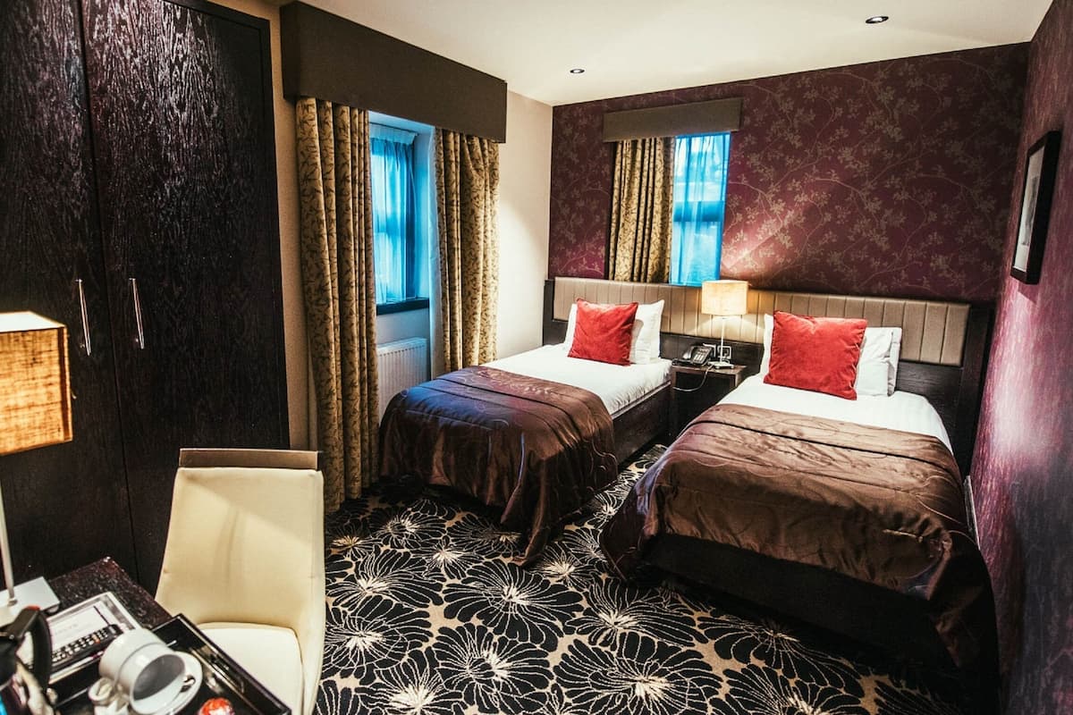 Standard Twin Room, 2 Katil Bujang (Single) | Peralatan tempat tidur premium, gebar bulu kapas, katil Select Comfort
