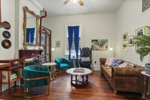 Living area - Site 61 Guesthouse (New Orleans)
