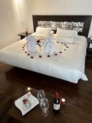 Double Room | Premium bedding, desk, soundproofing, free WiFi - Hatun Inti Classic (Machu Picchu)