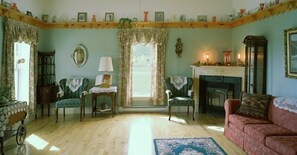 Fireplace - New Horton Lake Inn (New Horton)