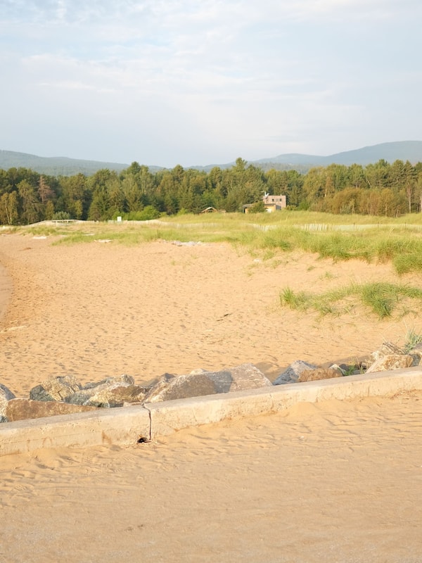 Beach nearby, kayaking