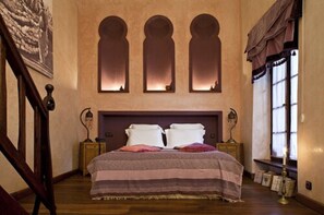 Unik Prestige Room | Minibar, in-room safe, laptop workspace, free cribs/infant beds