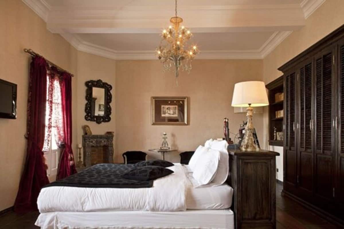 Minibar, in-room safe, laptop workspace, free cots/infant beds