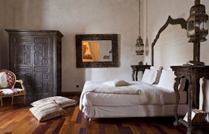 Suite Unik | Minibar, in-room safe, laptop workspace, free cribs/infant beds - Villa de l'O (Essaouira)