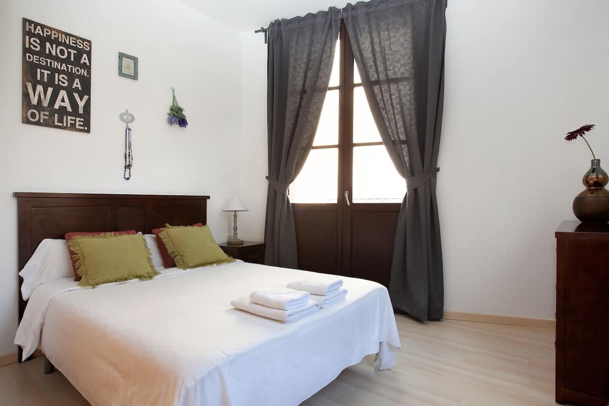 Apartment | In-room safe, cribs (free), WiFi (free)