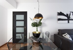 객실 내 식사 공간