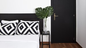 Room - L'aragó by The Streets (Barcelona)