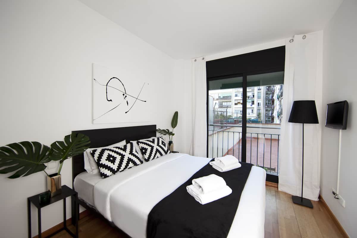 In-room safe, soundproofing, iron/ironing board, WiFi (free)