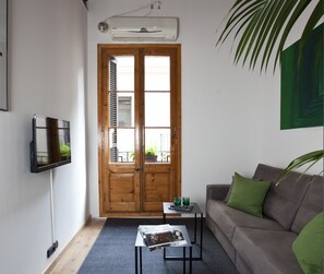 TV - No 9 - The Streets Apartments Barcelona (Barcelona)