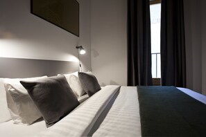 3 bedrooms, in-room safe, iron/ironing board, free cots/infant beds