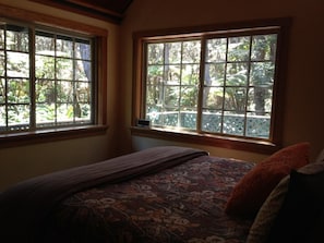 1 bedroom, individually decorated, individually furnished, desk